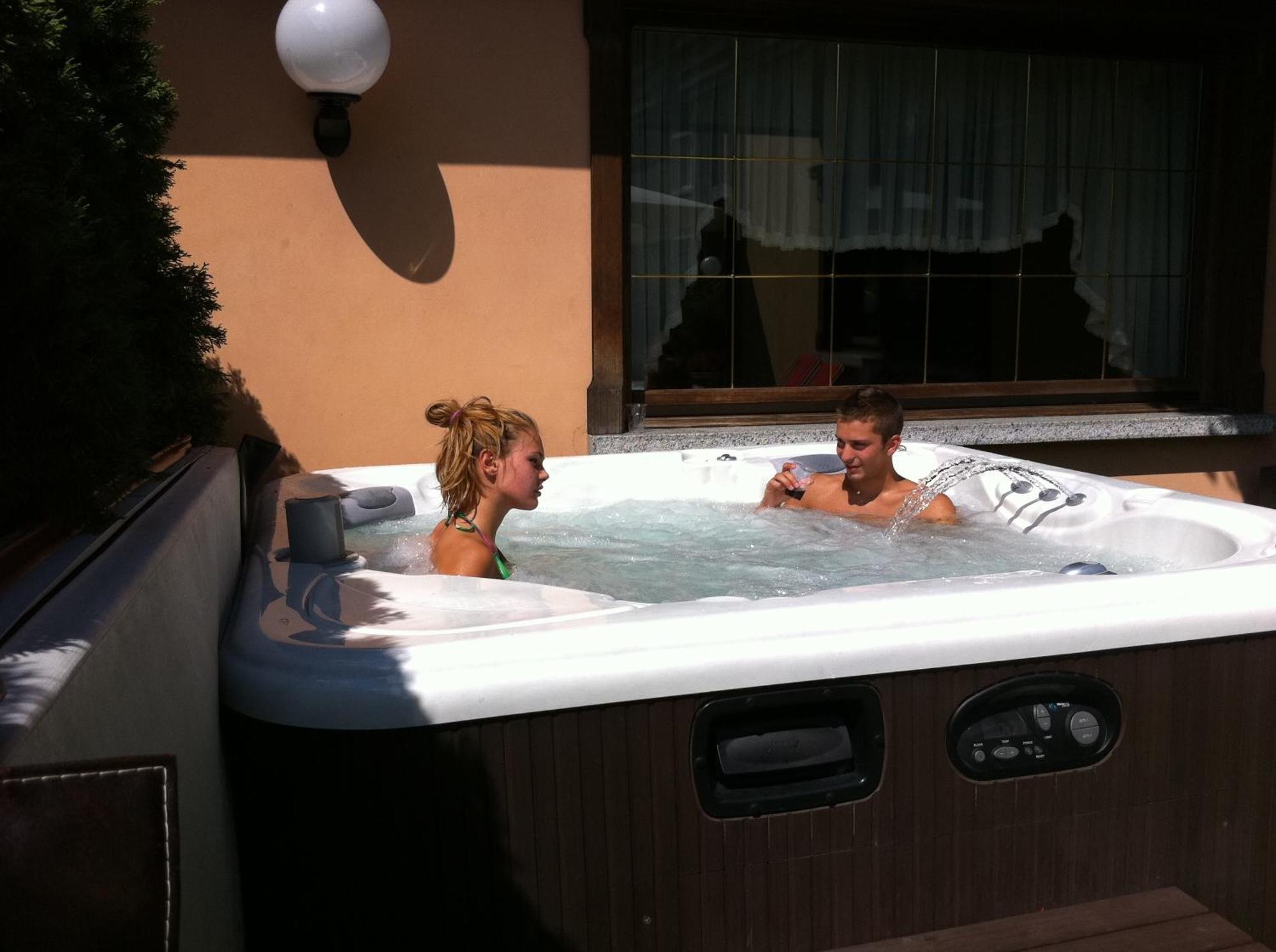 Hotel Binelli Pinzolo Buitenkant foto
